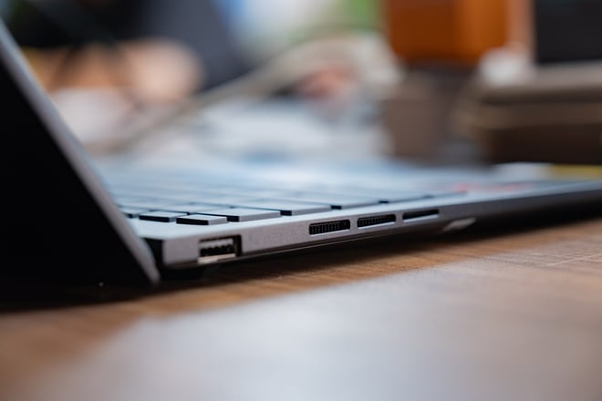 Trải nghiệm Zenbook 14 (UM3406): phù hợp làm việc cả ngày dài - Ảnh 1.