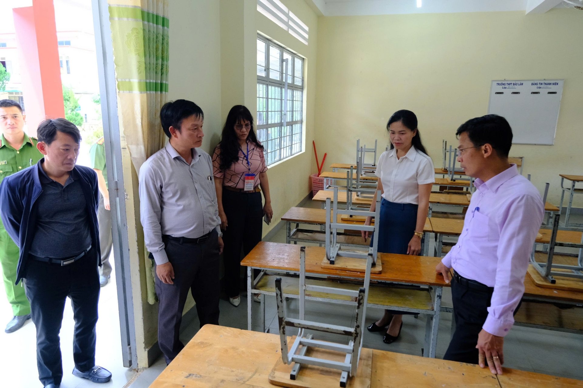 Vice Chairman of the Provincial People's Committee Dinh Van Tuan and the working delegation inspected Bao Lam High School, Bao Lam district.