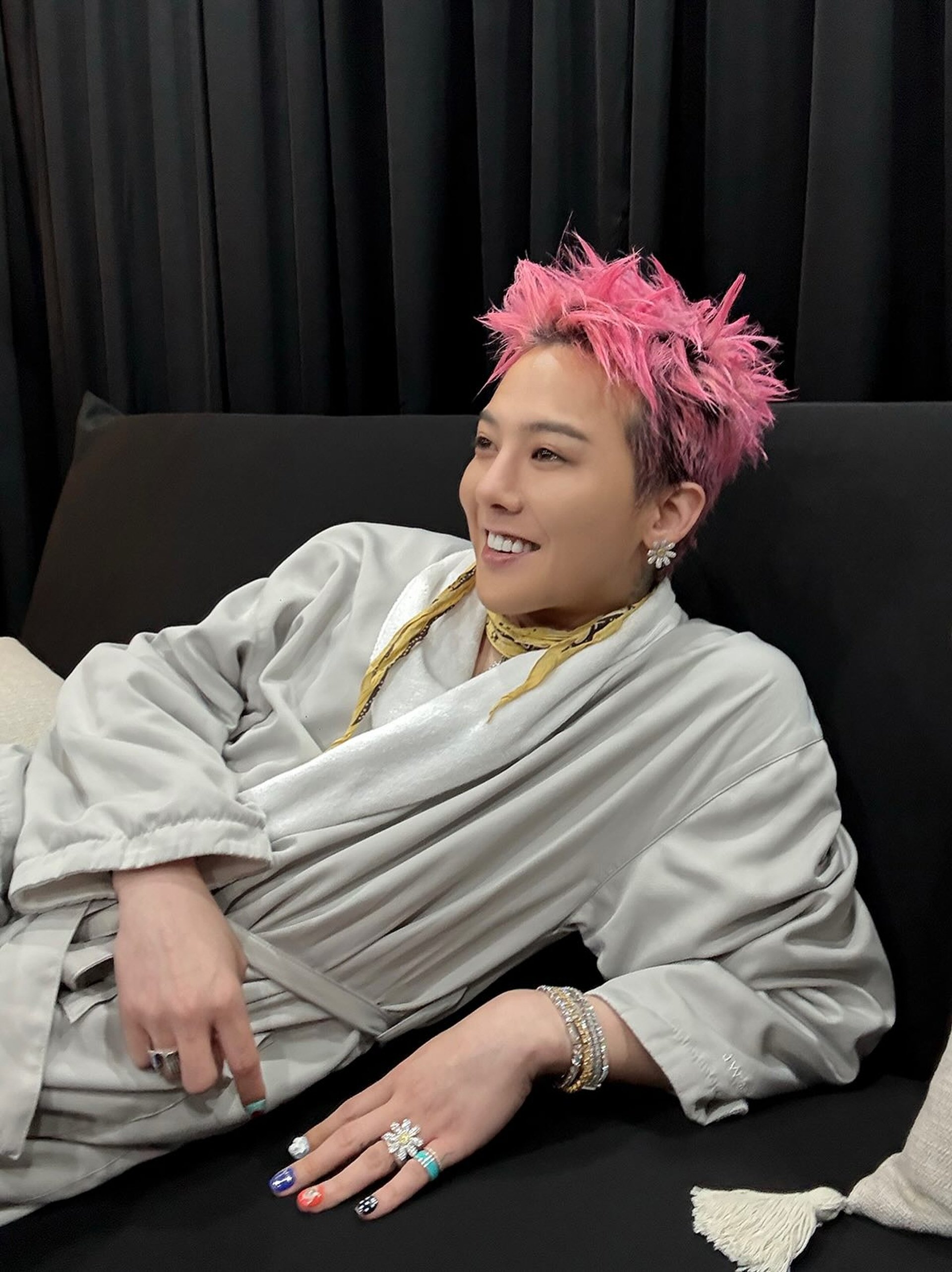 Biểu diễn tại Việt Nam, G-Dragon gây sốt khi đeo trang sức hơn 10 tỷ đồng - 7