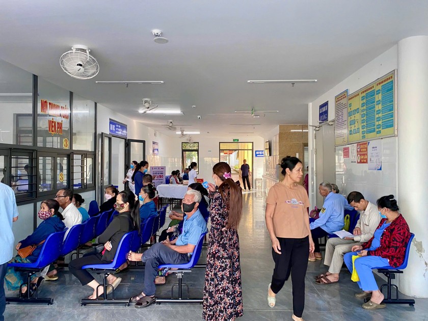 Khu vực đón tiếp bệnh nhân gọn gàng, sạch sẽ.