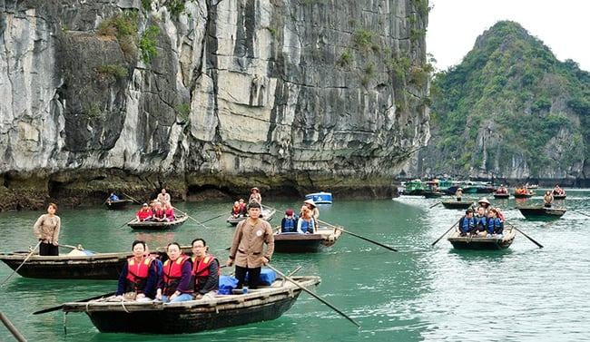 6 tháng đầu năm 2025, Quảng Ninh đón hơn 12 triệu lượt khách - Ảnh 1.