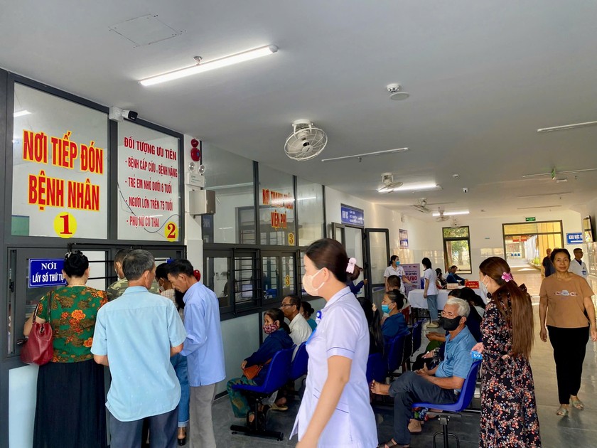 Bệnh viện Đa khoa huyện Tuyên Hóa đang trở thành chỗ dựa tin cậy để cán bộ và người dân khu vực miền núi phía Tây Quảng Bình đến chăm sóc sức khỏe của mình.