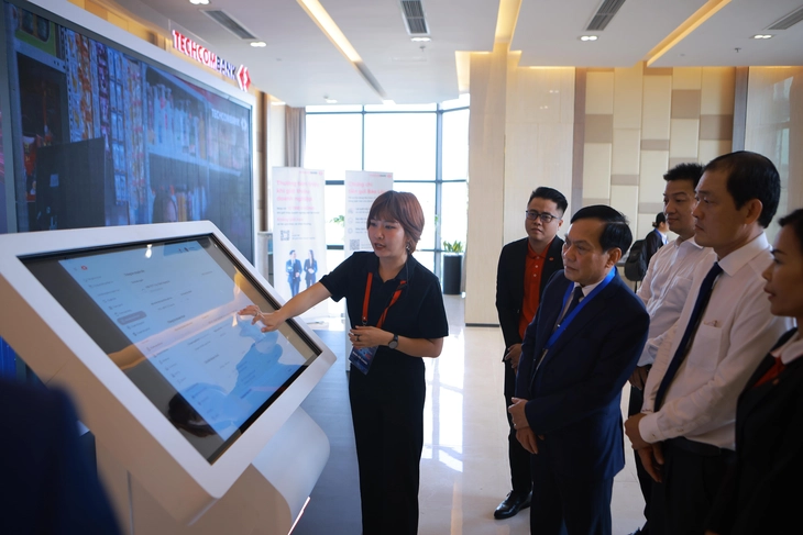 Techcombank đồng hành cùng chuyển đổi số cùng doanh nghiệp Cần Thơ
