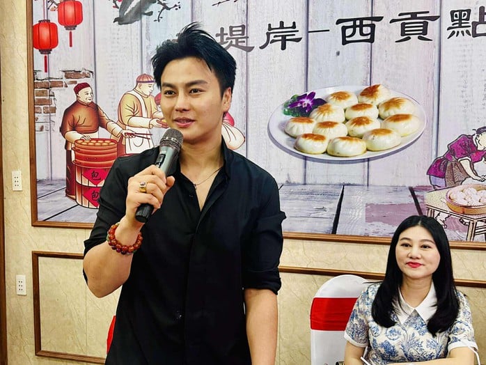 Quế Trân,  Tú Sương, Võ Minh Lâm và nhiều nghệ sĩ tề tựu mừng công "Câu thơ yên ngựa" - Ảnh 8.