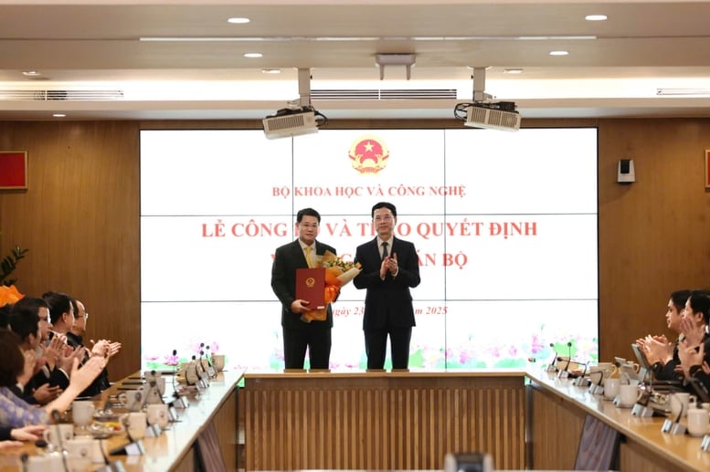 Ông Nguyễn Trường Giang làm Chủ tịch Hội đồng thành viên Tổng công ty Bưu điện Việt Nam- Ảnh 1.