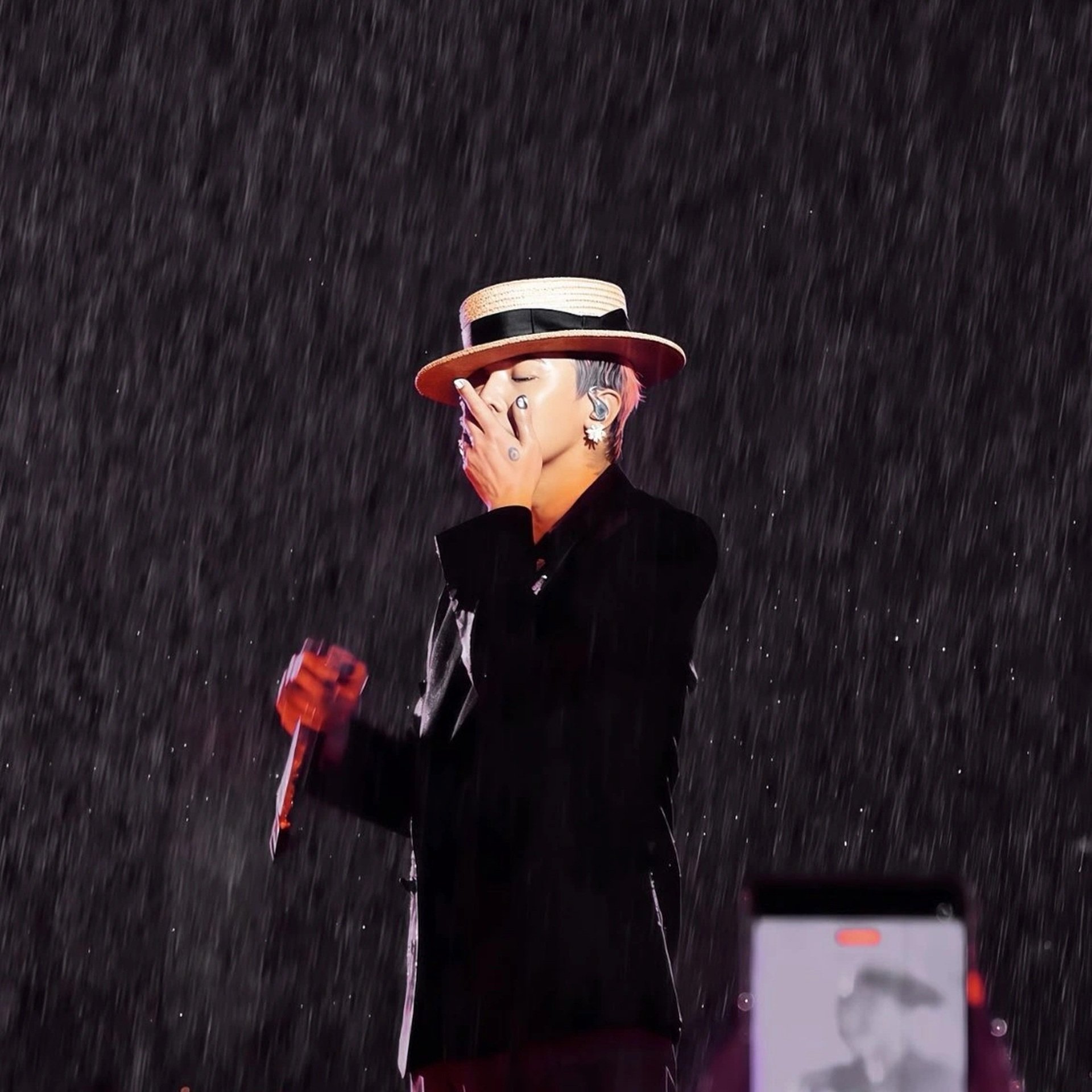Biểu diễn tại Việt Nam, G-Dragon gây sốt khi đeo trang sức hơn 10 tỷ đồng - 13