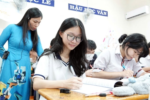 Thi tốt nghiệp THPT 2025: 4 chú ý khi làm bài môn văn - Ảnh 1.