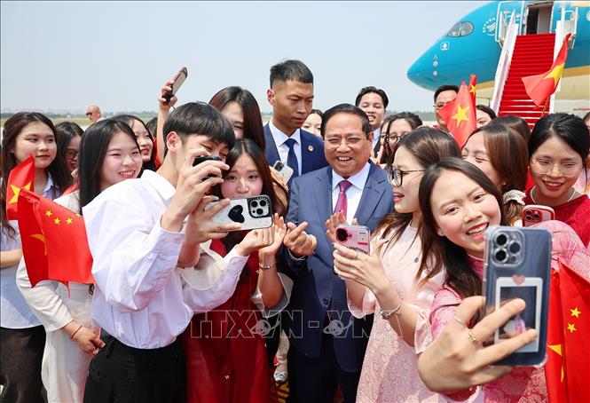 នាយករដ្ឋមន្ត្រី Pham Minh Chinh មកដល់ទីក្រុង Tianjin ដើម្បីចូលរួមវេទិកាសេដ្ឋកិច្ចពិភពលោក និងធ្វើការនៅប្រទេសចិន។