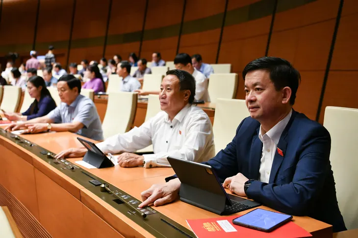 공무원 직급별 철저한 관리, 업무 미완료 시 해고 검토