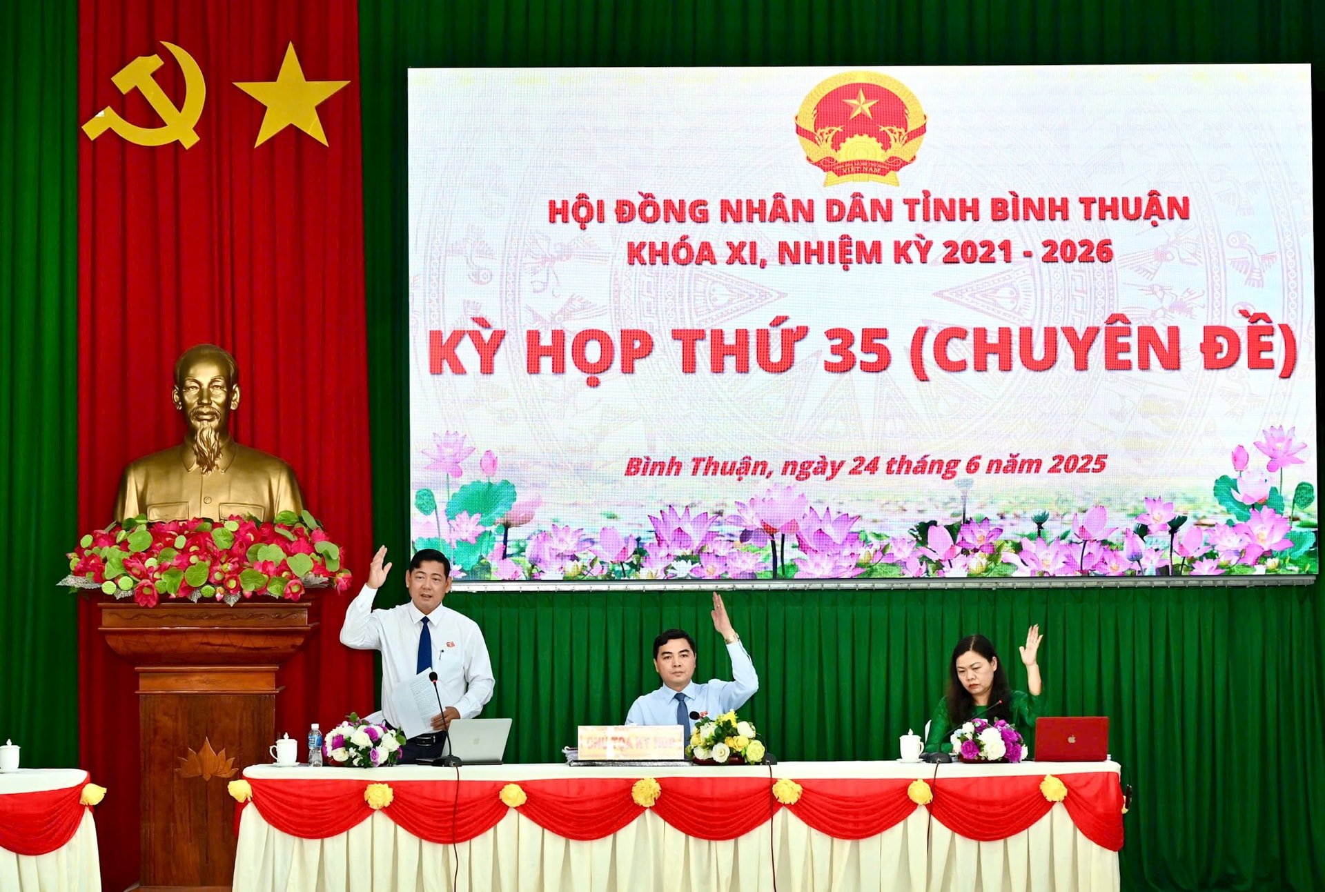 16e3665eec625b3c0273.jpg