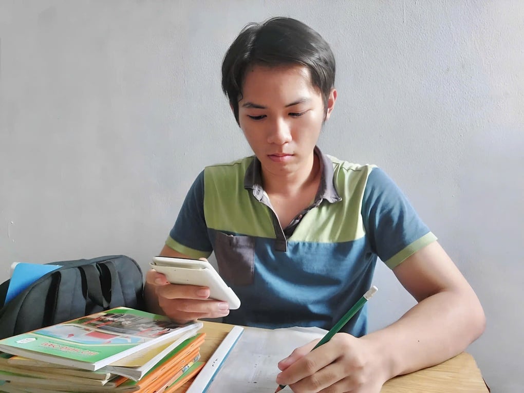 Đổi mới đề thi, thí sinh tự do than mới thì khó, cũ thì lo - 2