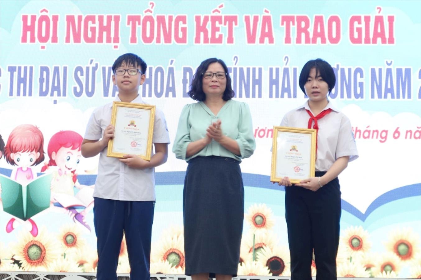 ទីក្រុង Hai Duong ជ្រើសរើសស្នាដៃចំនួន ៦ ដើម្បីប្រកួតប្រជែងក្នុងវគ្គផ្តាច់ព្រ័ត្រនៃការប្រកួតឯកអគ្គរដ្ឋទូតវប្បធម៌អំណាន