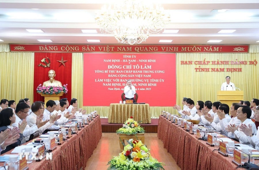 Tổng Bí thư Tô Lâm chủ trì buổi làm việc. Ảnh: TTXVN