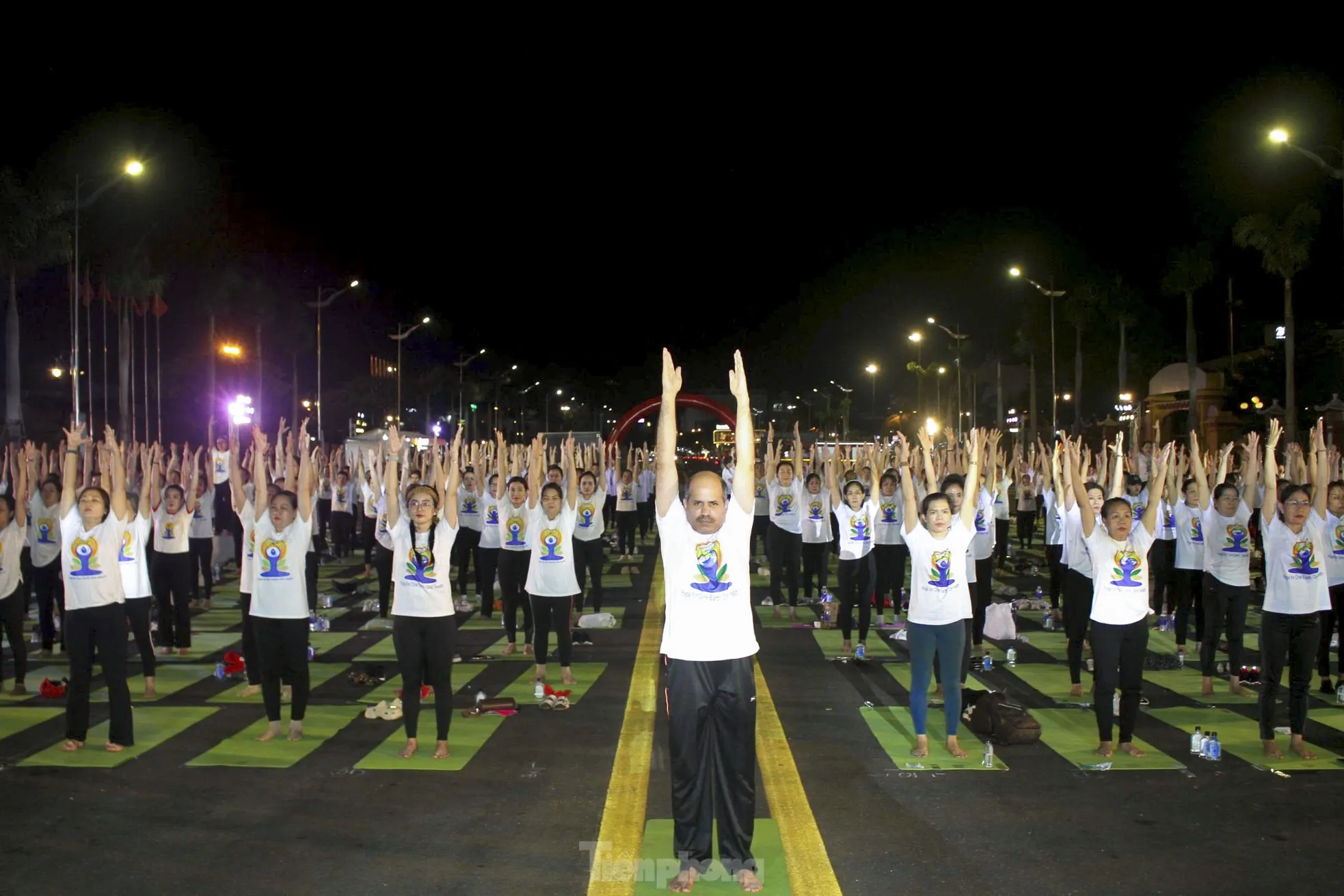 ชาวดานังกว่า 1,000 คนเผยแผ่จิตวิญญาณโยคะนานาชาติ ภาพที่ 10