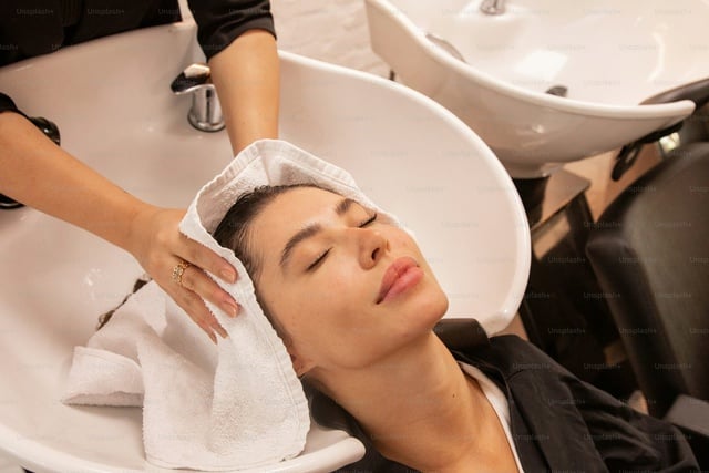 Doctors warn of stroke syndrome while washing hair - Photo 1.