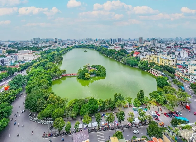 Gleichzeitig gab Hanoi am Morgen des 30. Juni den neuen Apparat aus Kommunen und Bezirken bekannt.