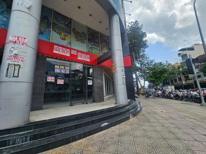 Hàng loạt mặt bằng ở TP HCM vẫn bỏ trống thời gian dài, điều gì đang xảy ra?- Ảnh 2.