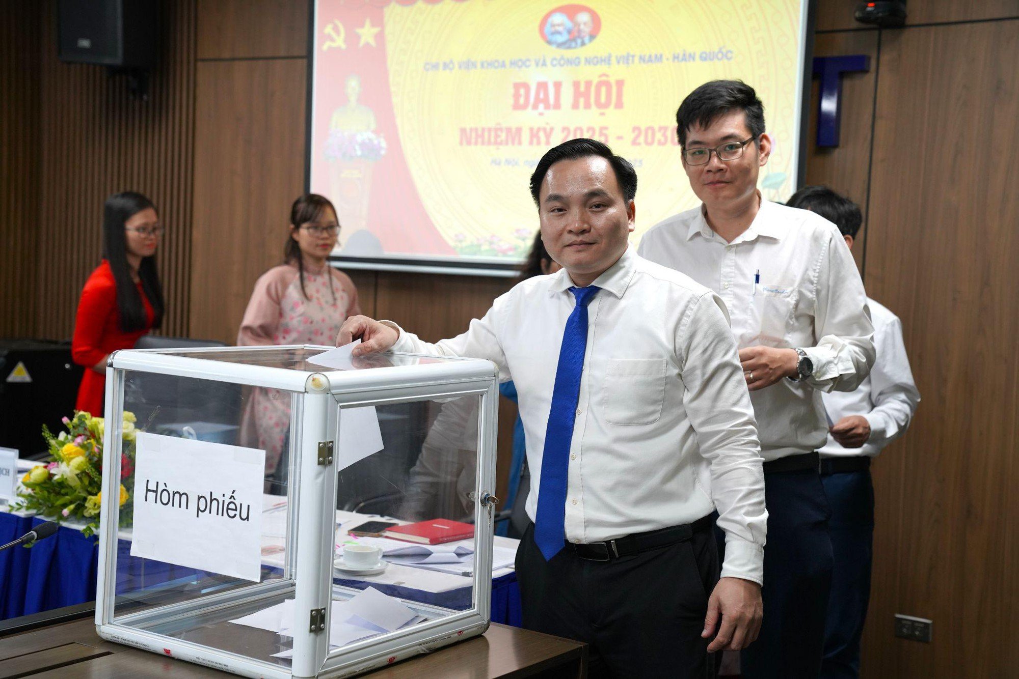Viện Khoa học và Công nghệ Việt Nam - Hàn Quốc tổ chức thành công Đại hội Chi bộ nhiệm kỳ 2025 - 2030 - Ảnh 4.