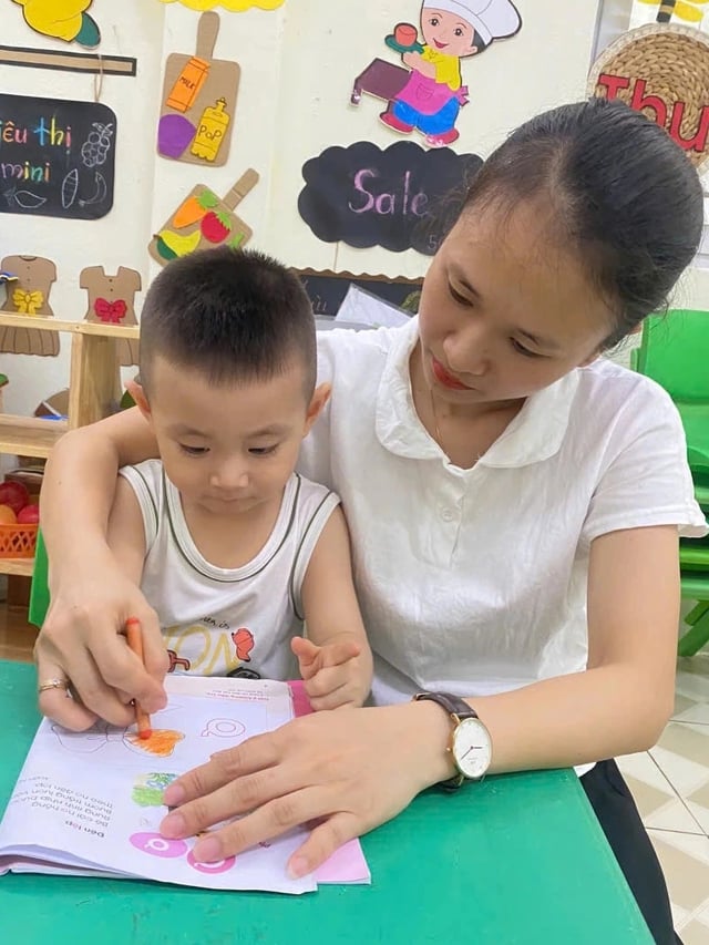 Ký hợp đồng giáo viên Tại thanh hóa trước khi chính quyền 2 cấp hoạt động - Ảnh 1.