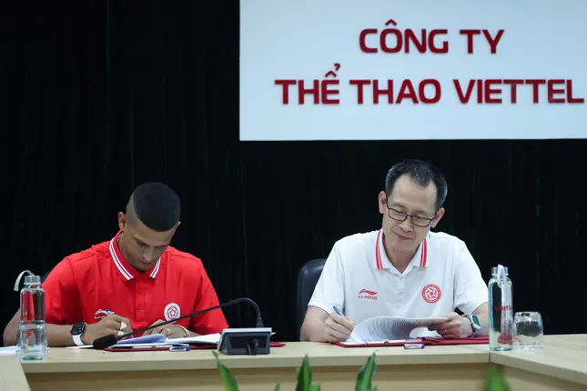 Cong Viettel ជ្រើសរើសអ្នកស៊ុតបញ្ចូលទីច្រើនជាងគេក្នុង V-League រូបថត 2