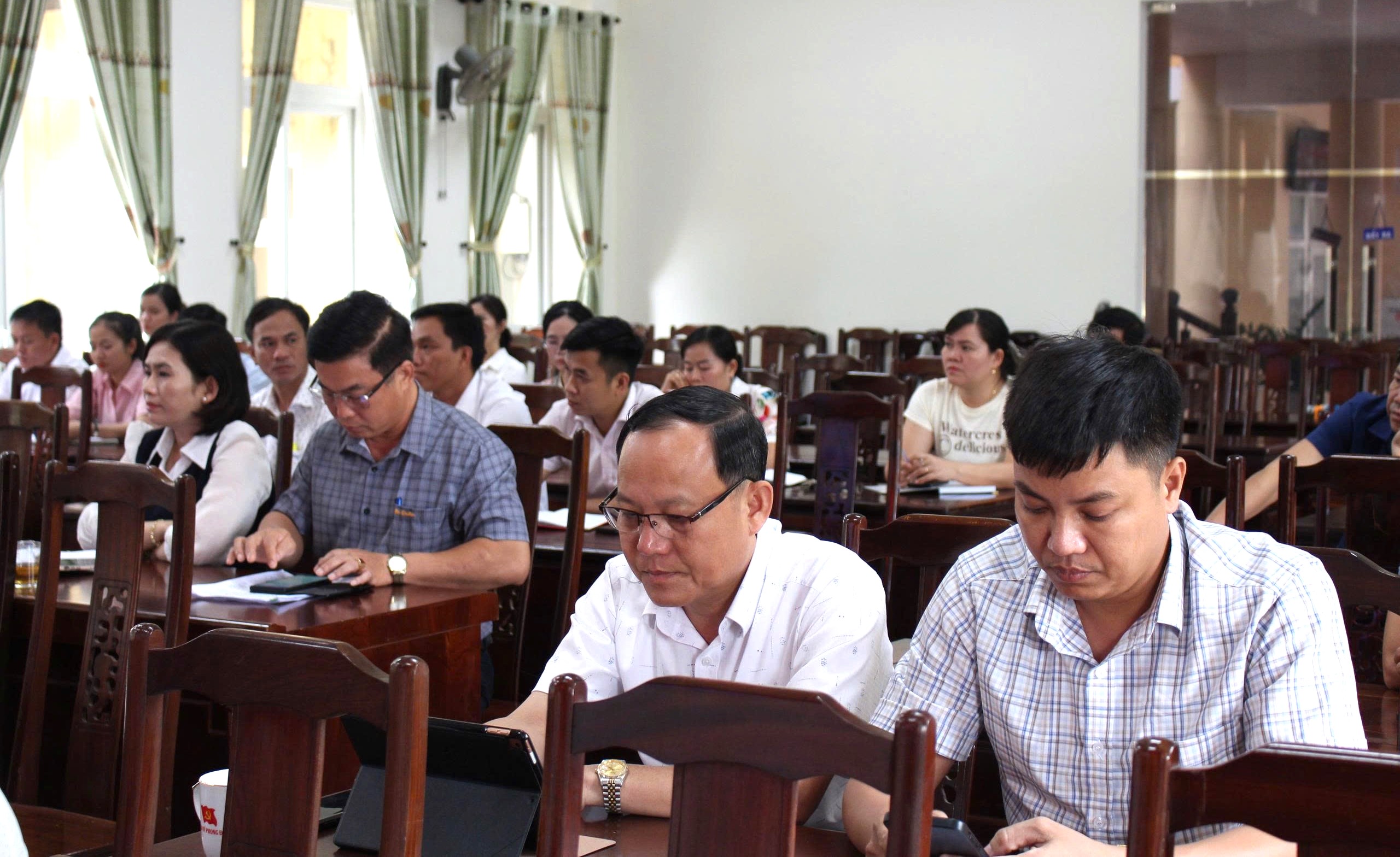 សេចក្តីណែនាំស្តីពីការងាររបស់បក្ស សម្រាប់គណៈកម្មាធិការបក្សសង្កាត់ថ្មី។
