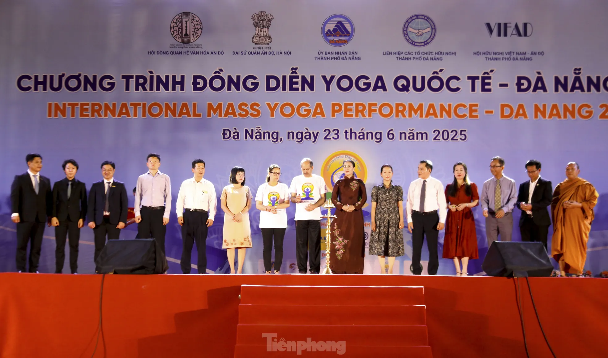 ชาวดานังกว่า 1,000 คนเผยแผ่จิตวิญญาณโยคะนานาชาติ ภาพที่ 13