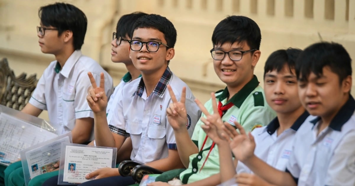 ការចូលរៀនថ្នាក់ទី១០៖ សាលារដ្ឋរាប់សិបក្នុងទីក្រុងហូជីមិញ ធ្វើបច្ចុប្បន្នភាពគោលដៅចុះឈ្មោះចូលរៀនថ្មី