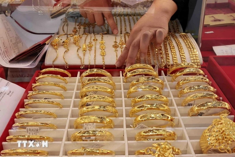 Joyas de oro en exhibición en la Compañía de Oro Bao Tin Manh Hai. (Foto: Tran Viet/VNA)