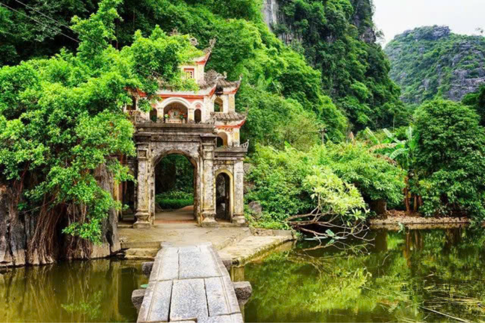 ធម្មយាត្រាទៅកាន់វត្តភាគខាងជើងដ៏ល្បីចំនួន 5 នៅដើមនិទាឃរដូវ