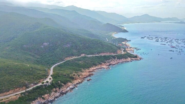 ¿En qué provincia se fusionaron Khanh Hoa y Ninh Thuan? - 2