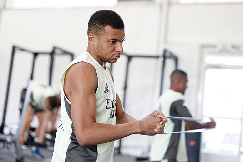Hình ảnh tiều tụy của Mbappe khiến cổ động viên Real Madrid lo lắng - 1