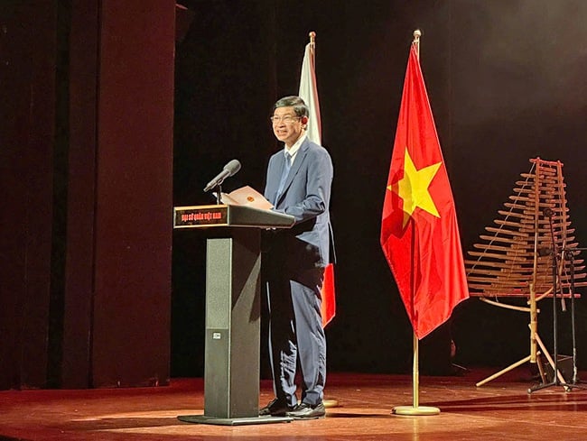 Chương trình nghệ thuật “Tinh hoa văn hóa Việt Nam”: Thắt chặt tình hữu nghị Việt Nam - Ba Lan - Ảnh 1.