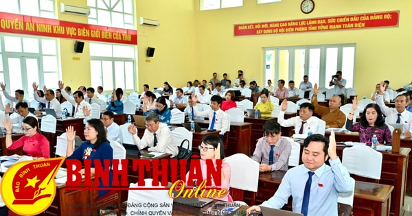ការអនុម័តសេចក្តីសម្រេចចិត្តស្តីពីការកែសម្រួលកម្មវិធីអភិវឌ្ឍន៍លំនៅដ្ឋានខេត្ត Binh Thuan ដំណាក់កាល 2021 - 2030