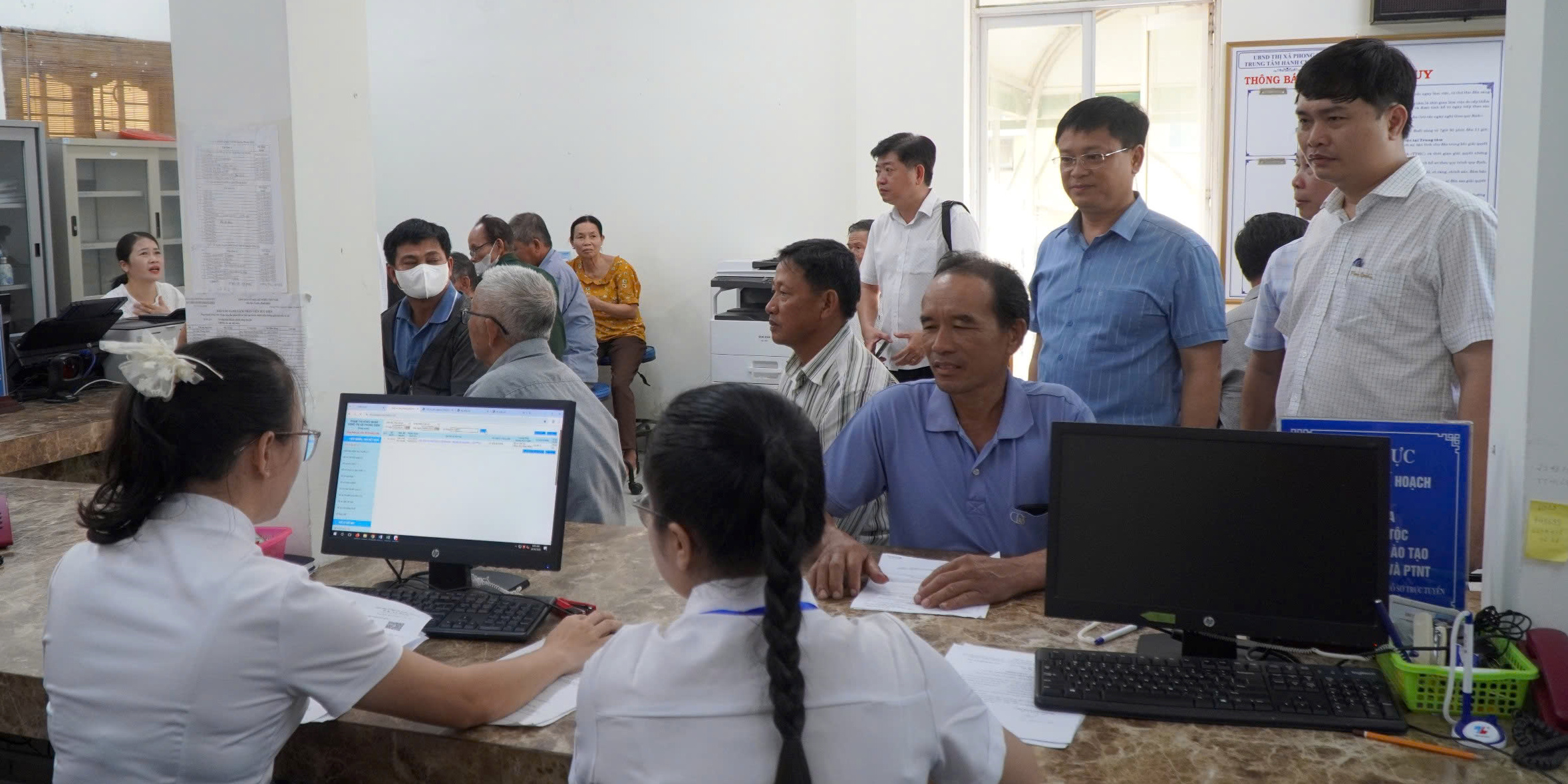 ត្រួតពិនិត្យការងាររៀបចំសម្រាប់ប្រតិបត្តិការគំរូរដ្ឋាភិបាលមូលដ្ឋានពីរកម្រិតនៅ Phong Dien