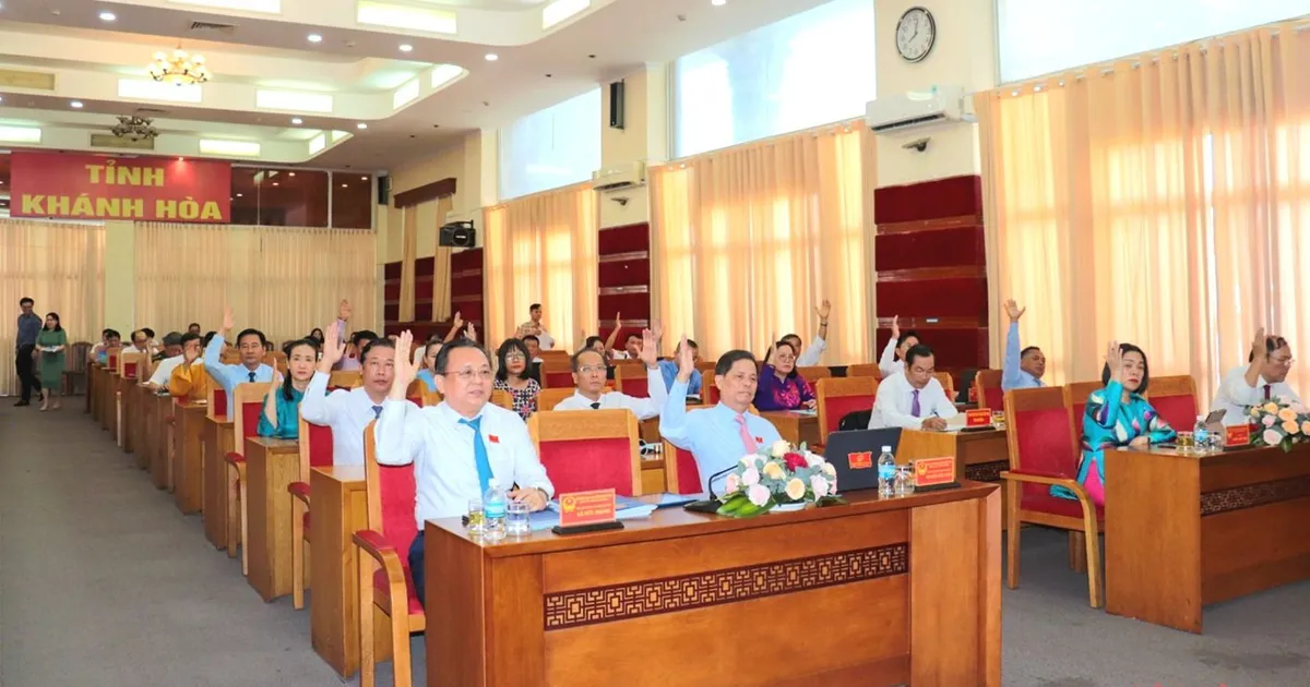 The last meeting of Khanh Hoa Provincial People's Council before merging with Ninh Thuan province