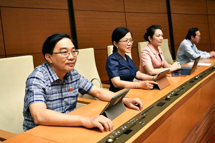6月25日朝の法案可決会議に出席した代表者たち。写真：ファム・タン