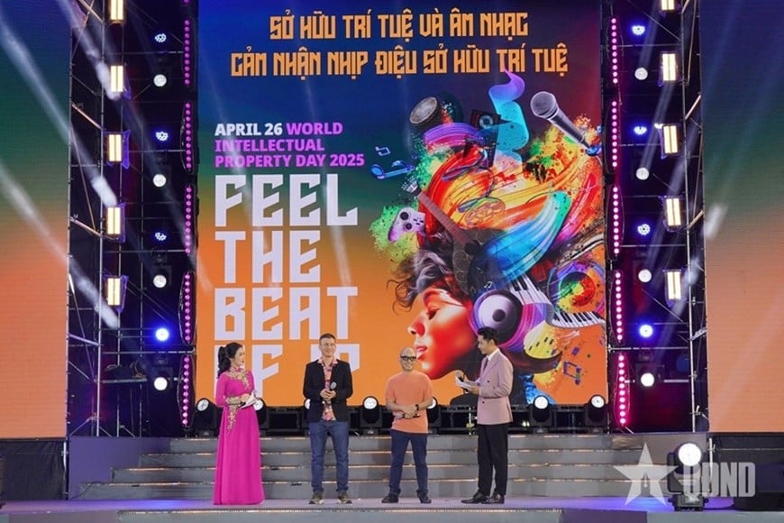 Músicos comparten información sobre derechos de autor en un programa de presentación e intercambio sobre derechos de autor en el ámbito musical con motivo del Día Mundial de la Propiedad Intelectual, el 26 de abril de 2025. Foto: Oficina de Derechos de Autor