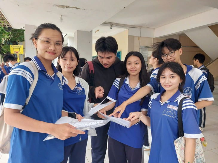 thi tốt nghiệp THPT - Ảnh 18.