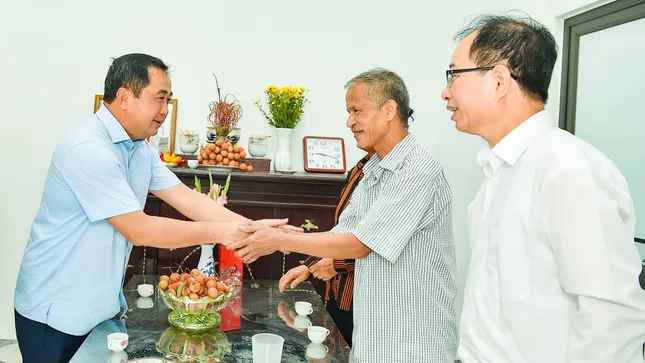 ទីក្រុង Hai Duong រុះរើផ្ទះបណ្ដោះអាសន្ន និងទ្រុឌទ្រោមជាង ១៤០០ខ្នង រូបថត ១