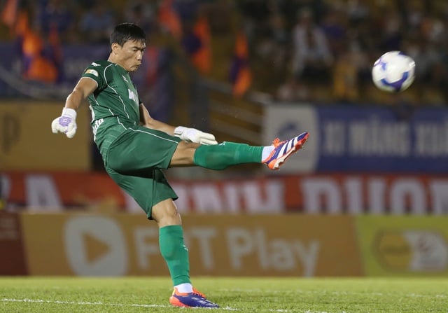 Thủ môn Bùi Tấn Trường ‘phát động’ điều cực đặc biệt trước trận play-off lịch sử: Hét thật to vào!- Ảnh 5.
