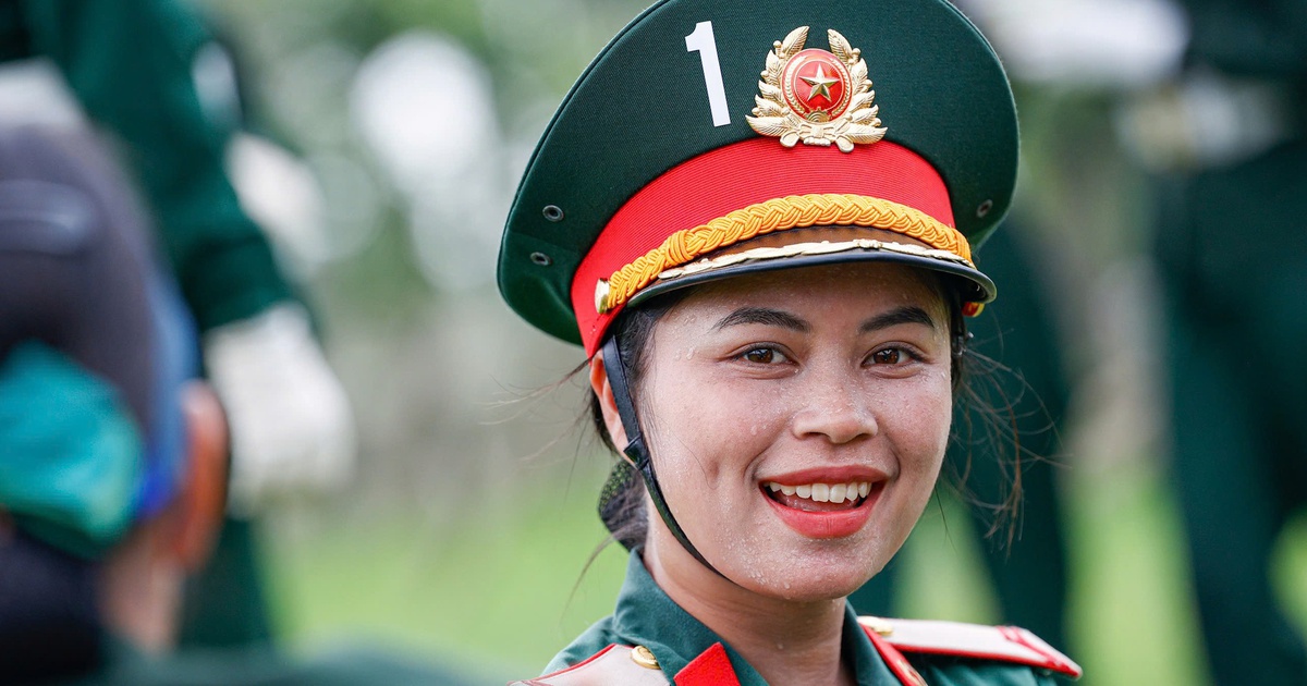 ទាហានស្រីរាប់ពាន់នាក់បានបែកញើសក្នុងអំឡុងពេលវគ្គហ្វឹកហ្វឺនបេសកកម្ម A80