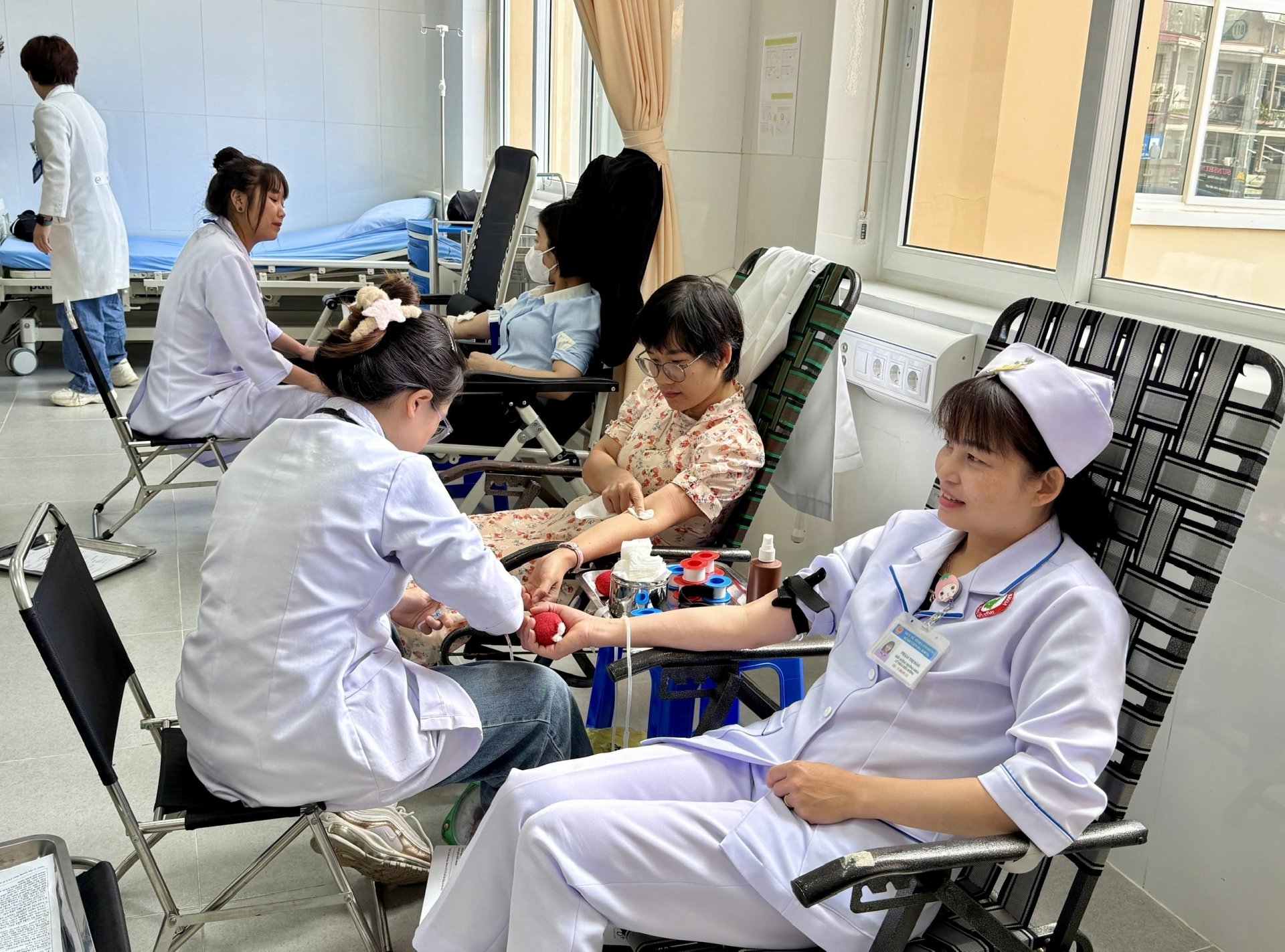 Chị Phạm Thị Đào –Cử nhân điều dưỡng tham gia hiến máu lần đầu