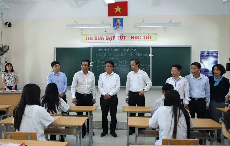 Phó Thủ tướng Lê Thành Long: Không để khoảng trống trách nhiệm trong các khâu tổ chức kỳ thi tốt nghiệp THPT- Ảnh 1.