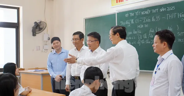 รองนายกรัฐมนตรี เล แถ่ง ลอง ให้คำแนะนำแก่นักศึกษาไฮฟองก่อนวันสอบจบการศึกษา