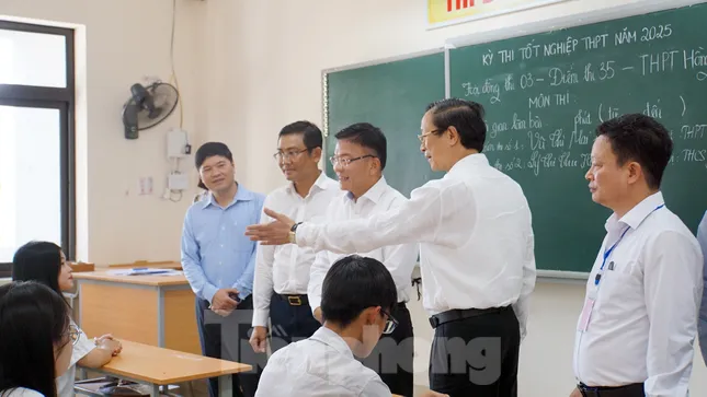 Phó Thủ tướng Lê Thành Long dặn dò học sinh Hải Phòng trước ngày thi tốt nghiệp ảnh 4