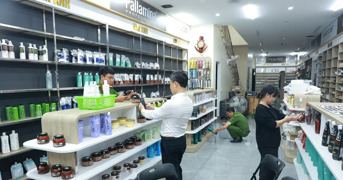 គ្រឿងសម្អាង ២,៥តោន មិនស្គាល់ប្រភពដើម ត្រូវបានរកឃើញ