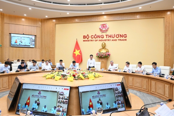 Giải quyết vướng mắc về điện năng lượng tái tạo: Tránh gây rối loạn môi trường đầu tư