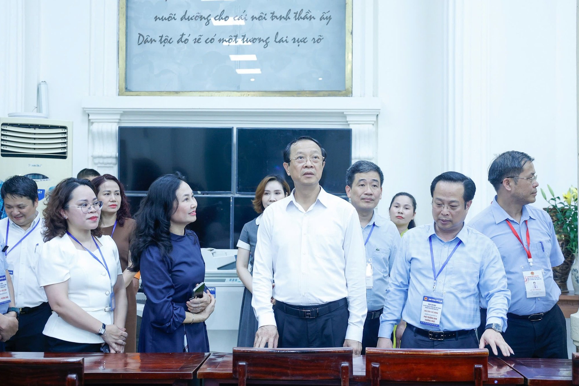Kỳ thi tốt nghiệp THPT 2025 với 2 quy chế và 2 bộ đề thi khác biệt - Ảnh 1.
