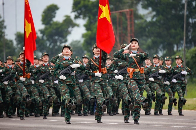 Hàng nghìn nữ chiến sĩ đổ mồ hôi trong buổi hợp luyện nhiệm vụ A80- Ảnh 5.