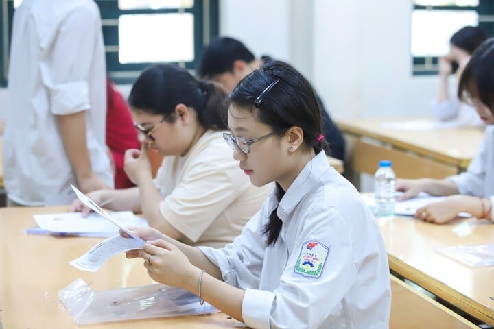 តើ​ការ​ប្រឡង​សញ្ញាបត្រ​មធ្យម​សិក្សា​ទុតិយភូមិ​ឆ្នាំ​២០២៥ នឹង​ត្រូវ​ផ្លាស់​ប្តូរ​យ៉ាង​ណា?